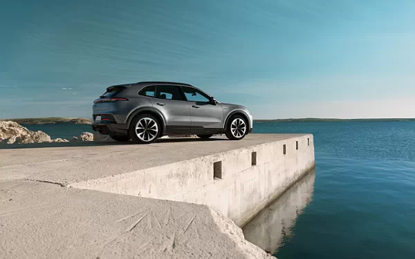   Porsche Cayenne Electric - 2026