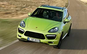   Porsche Cayenne GTS - 2012