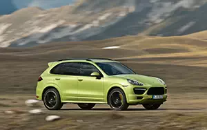   Porsche Cayenne GTS - 2012