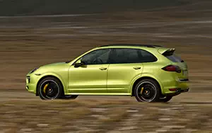   Porsche Cayenne GTS - 2012