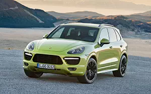   Porsche Cayenne GTS - 2012