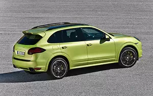   Porsche Cayenne GTS - 2012