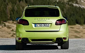   Porsche Cayenne GTS - 2012