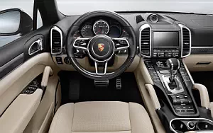   Porsche Cayenne Turbo S - 2015