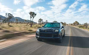   Porsche Cayenne E-Hybrid (Algarve Blue Metallic) - 2024