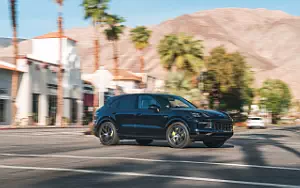   Porsche Cayenne E-Hybrid (Algarve Blue Metallic) - 2024