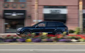   Porsche Cayenne E-Hybrid (Algarve Blue Metallic) - 2024