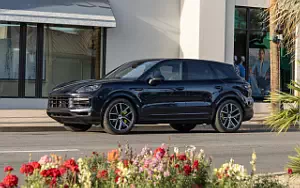   Porsche Cayenne E-Hybrid (Algarve Blue Metallic) - 2024