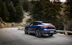   Porsche Macan T (Gentian Blue Metallic) - 2022