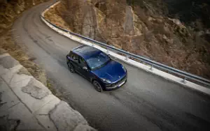   Porsche Macan T (Gentian Blue Metallic) - 2022