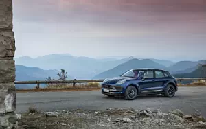   Porsche Macan T (Gentian Blue Metallic) - 2022