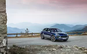   Porsche Macan T (Gentian Blue Metallic) - 2022