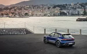   Porsche Macan T (Gentian Blue Metallic) - 2022