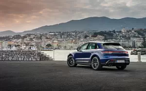   Porsche Macan T (Gentian Blue Metallic) - 2022