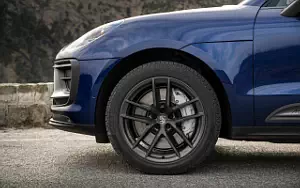   Porsche Macan T (Gentian Blue Metallic) - 2022