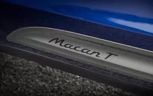   Porsche Macan T (Gentian Blue Metallic) - 2022