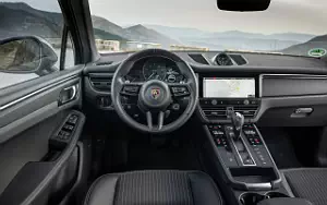   Porsche Macan T (Gentian Blue Metallic) - 2022