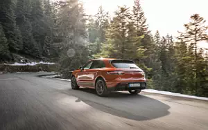   Porsche Macan T (Papaya Metallic) - 2022