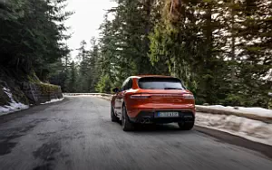   Porsche Macan T (Papaya Metallic) - 2022