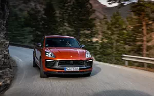   Porsche Macan T (Papaya Metallic) - 2022