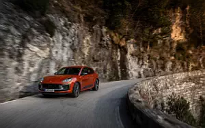   Porsche Macan T (Papaya Metallic) - 2022