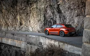   Porsche Macan T (Papaya Metallic) - 2022