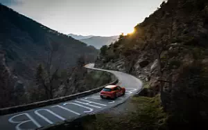   Porsche Macan T (Papaya Metallic) - 2022