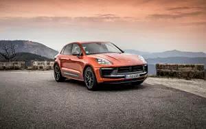   Porsche Macan T (Papaya Metallic) - 2022