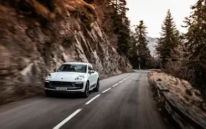 Обои автомобили Porsche Macan T (Pure White) - 2022