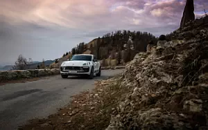   Porsche Macan T (Pure White) - 2022