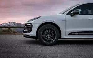   Porsche Macan T (Pure White) - 2022