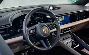   Porsche Macan 4 (Aventurine Green Metallic) - 2024