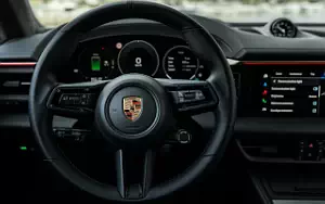   Porsche Macan 4 (Copper Ruby Metallic) - 2024