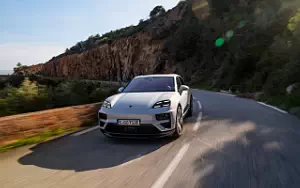   Porsche Macan Turbo (Ice Grey Metallic) - 2024