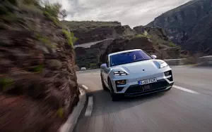   Porsche Macan Turbo (Ice Grey Metallic) - 2024