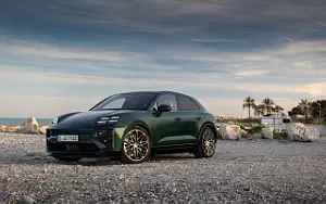   Porsche Macan Turbo (Porsche Racing Green Metallic) - 2024