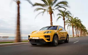   Porsche Macan Turbo (Speed Yellow) - 2024