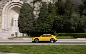   Porsche Macan Turbo (Speed Yellow) - 2024