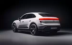   Porsche Macan Turbo - 2024