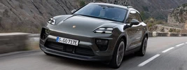 Porsche Macan 4 (Aventurine Green Metallic) - 2024