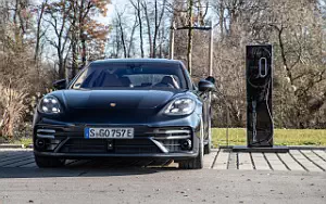   Porsche Panamera Turbo S E-Hybrid Sport Turismo (Night Blue Metallic) - 2020