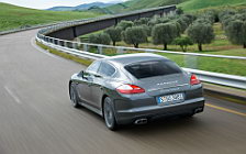   Porsche Panamera Turbo S - 2011