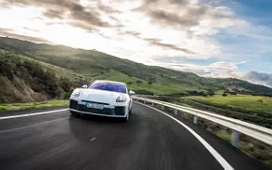   Porsche Panamera 4 E-Hybrid (Carrara White Metallic) - 2024