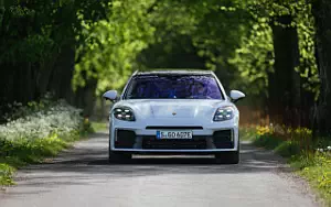   Porsche Panamera 4 E-Hybrid (Carrara White Metallic) - 2024