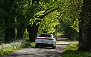   Porsche Panamera 4 E-Hybrid (Carrara White Metallic) - 2024