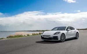   Porsche Panamera 4 E-Hybrid (Carrara White Metallic) - 2024