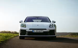   Porsche Panamera 4 E-Hybrid (Carrara White Metallic) - 2024