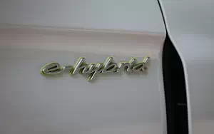   Porsche Panamera 4 E-Hybrid (Carrara White Metallic) - 2024