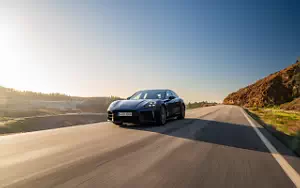   Porsche Panamera 4 (Gentian Blue Metallic) - 2024