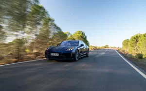   Porsche Panamera 4 (Gentian Blue Metallic) - 2024